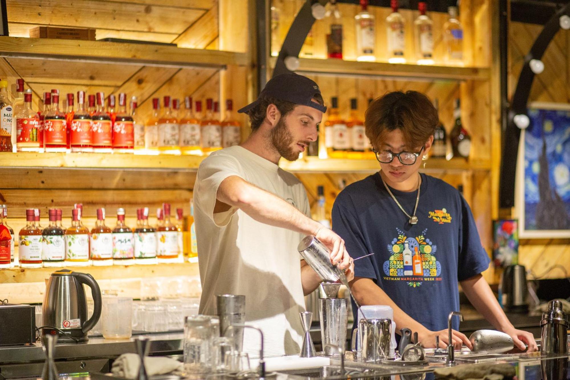Republic Hostel Cat Ba Xuan Dam Экстерьер фото